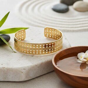 Stunning 18K Gold Plated Wide Cuff Dainty Bracelet ✨ Gift-Ready & Adjustable